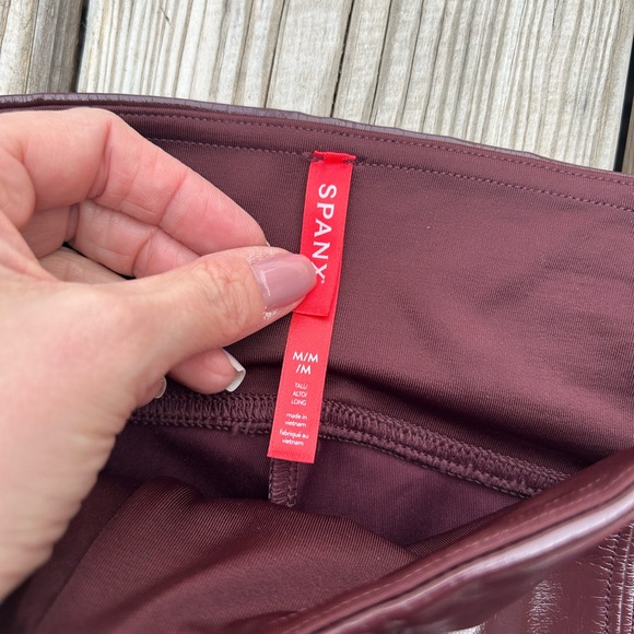 NWT SPANX FAUX PATENT LEATHER Leggings Pants Ruby Shine size M TALL Shiny Fun - Picture 6 of 11